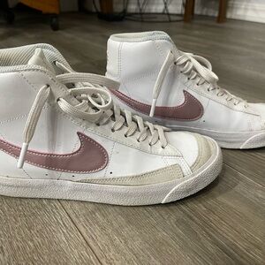 Nike Blazer Mid 77 Retro Glow Sneakers